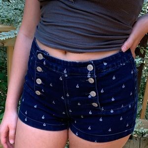 Sailboat print shorts